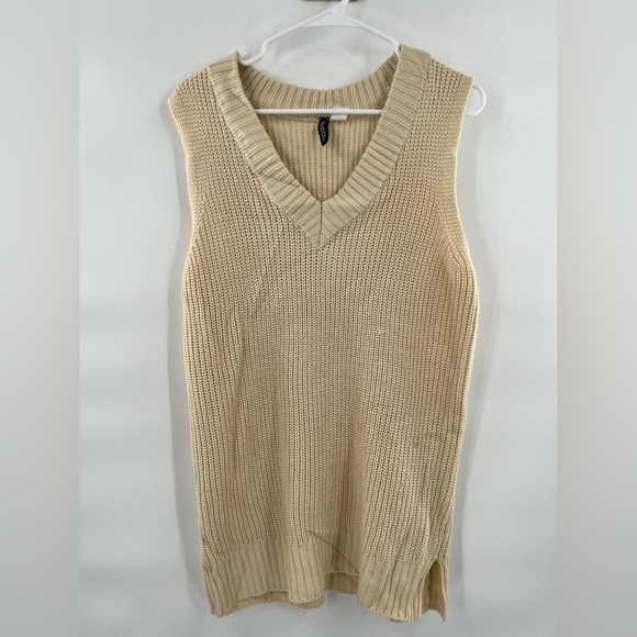 H&M Divided cream sleeveless sweater size XXS - Picture 2 of 8